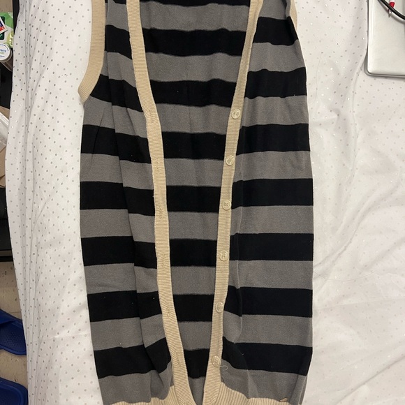 Cardigan - Picture 3 of 6